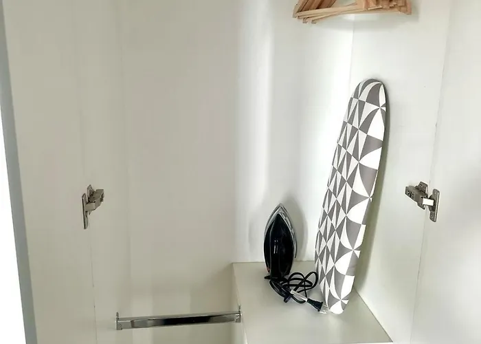 Cozy 1br At Greenbelt Hamilton Makati *